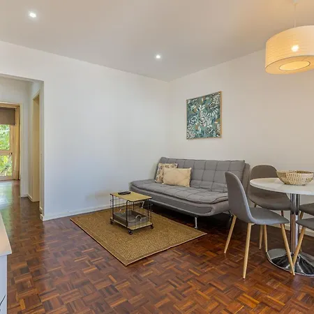 아파트 Flat With Balcony At Downtown By Farmers Market *