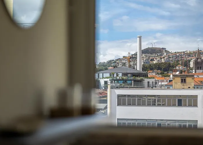 Flat With Balcony At Downtown By Farmers Market Apartmán