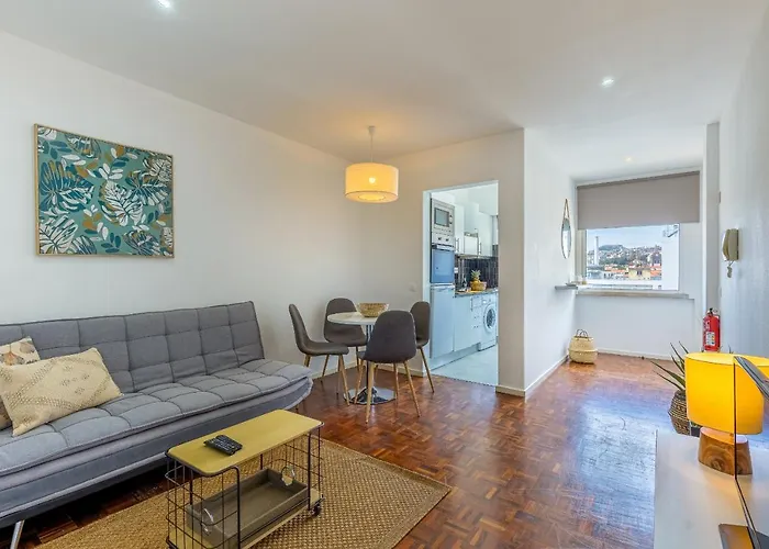 Flat With Balcony At Downtown By Farmers Market Funchal (Madeira)