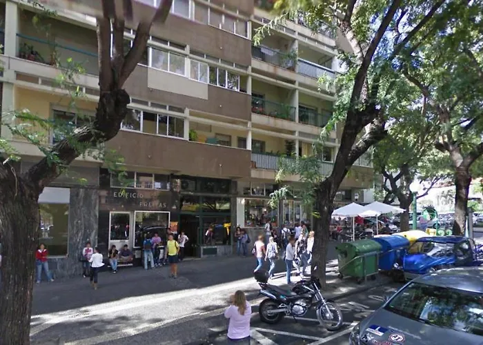 Flat With Balcony At Downtown By Farmers Market Apartmán
