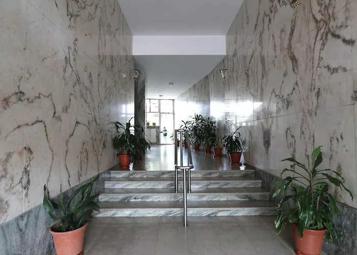 Flat With Balcony At Downtown By Farmers Market *