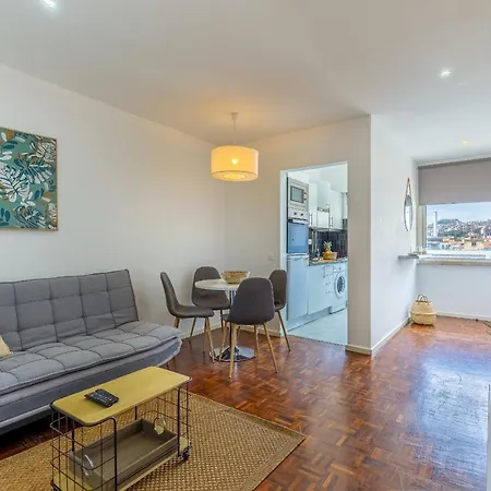 Flat With Balcony At Downtown By Farmers Market Funchal (Madeira)